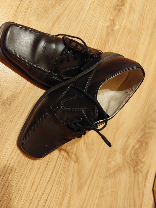 Eleganckie buty do garnituru 33 coolclub