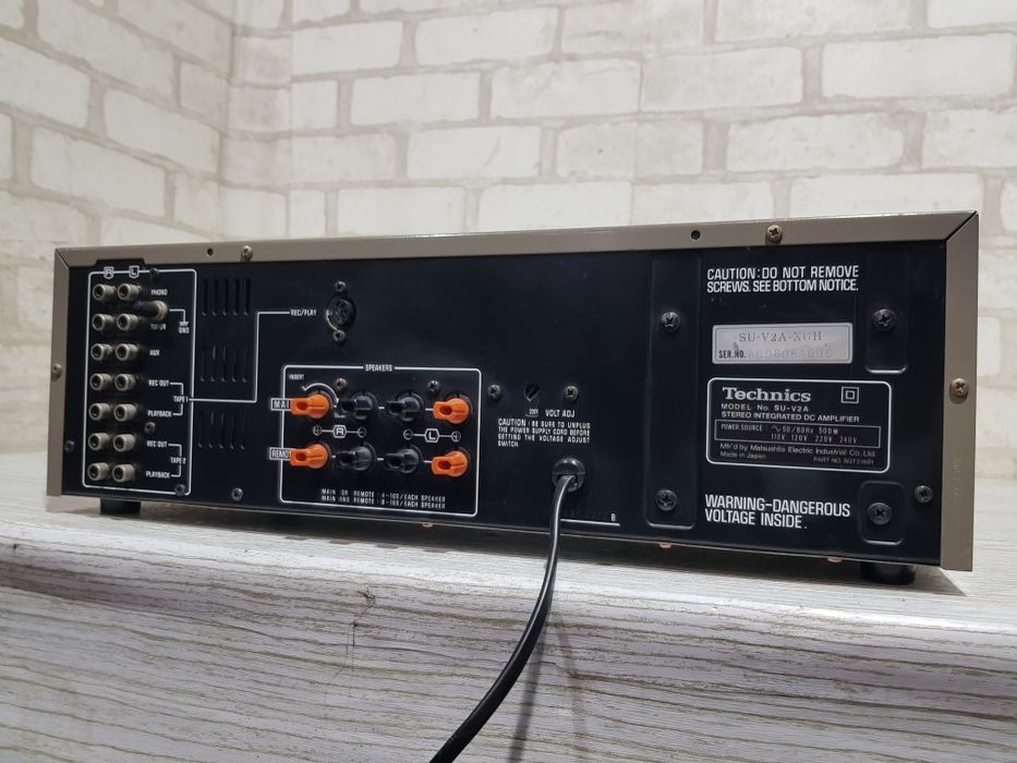 Стерео підсилювач TECHNICS SU-V2A, 2x45 Вт, б/у з Німеччини