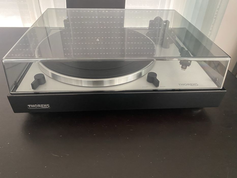 Gira-discos Thorens TD-402 DD com agulha AT-VMN95C
