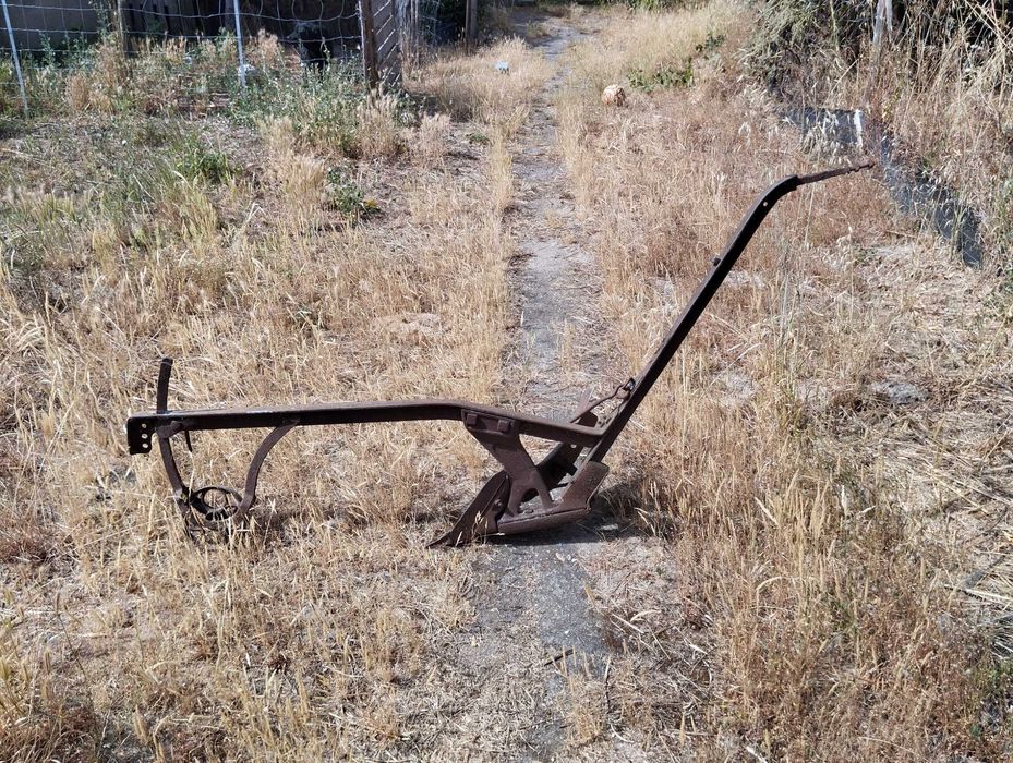 Arado antigo para a sua quinta