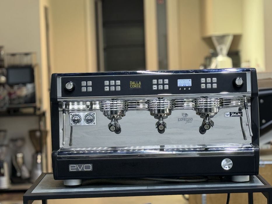 Професійка кавомашина Della corte evo 2