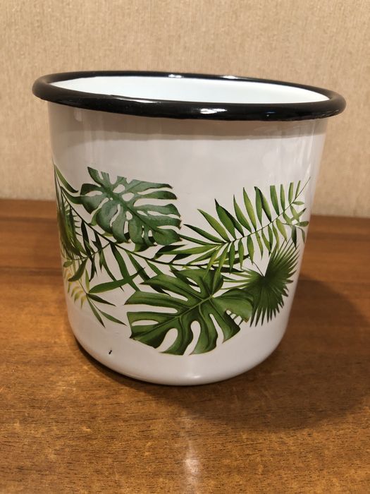 Сервіз, чашки, миска та кружка емальовані, чайник-заварник