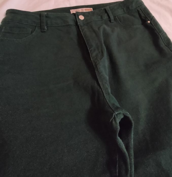 Джинсовые  стрейчевые  ,женские брюки.