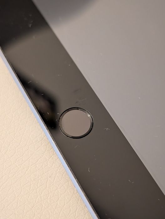Ipad 6 Wi-Fi + LTE 32 gb 9.7 дюймів