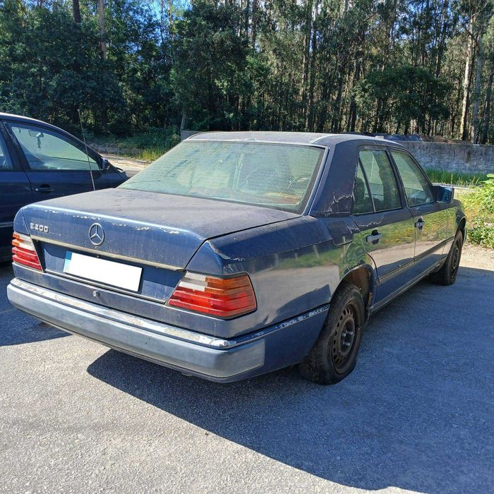 Mercedes W124 200D 2.0D de 1996 - Peças Usadas