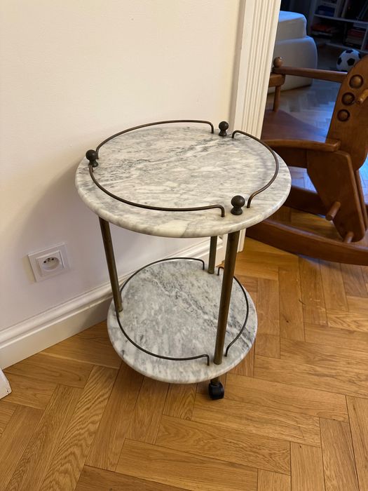 Barek piętrowy z marmuru