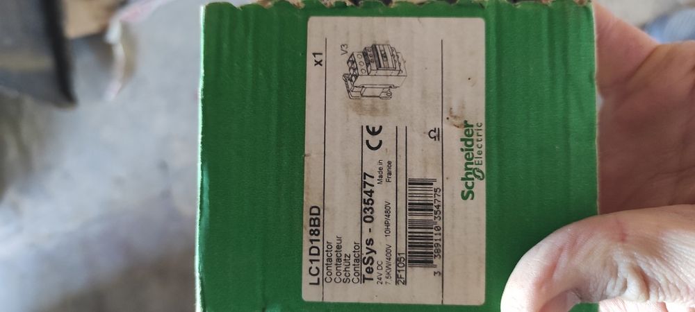 Контактор Schneider Electric TeSys D LC1D18 BD