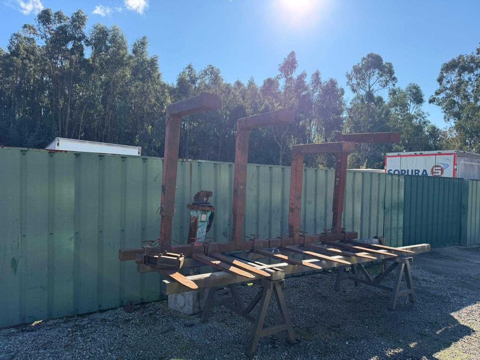 Porta paletes de grua