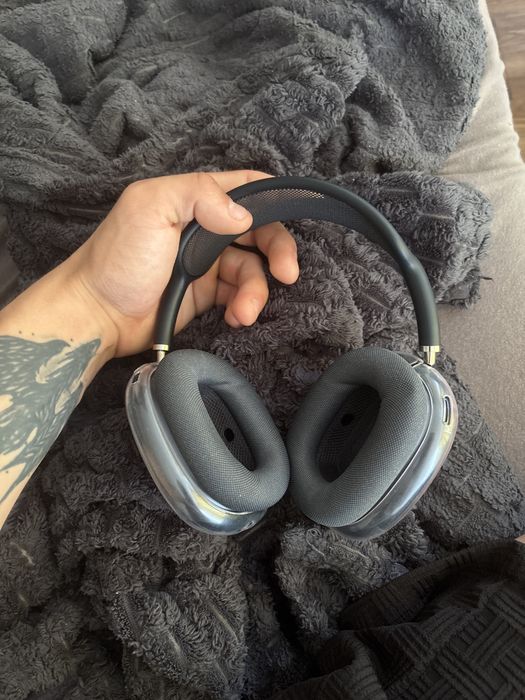 Airpods max 2.