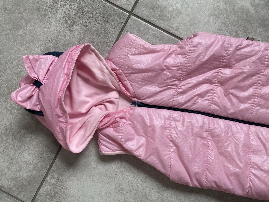 Нова жилетка для дівчинки