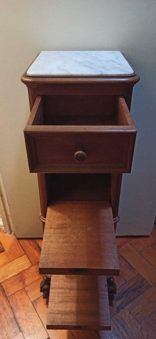 Mesa de canto antiga