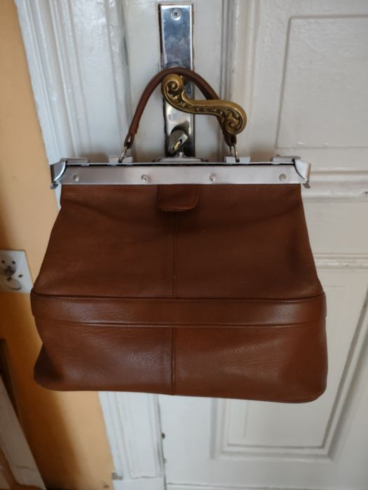 Torebka damska kuferek