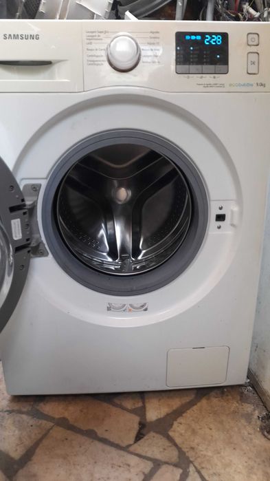 Sansung 9 quilos 1200 rpm estado smi nova para desocupar