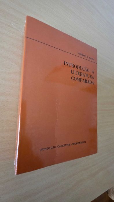 Livro "Introdução à Literatura Comparada" de Gerhard R. Kaiser