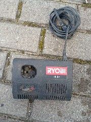 Ładowarka Ryobi 18 v