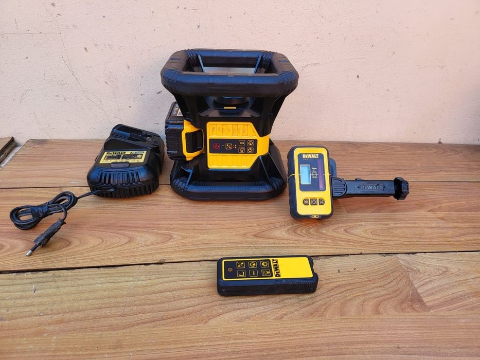 DeWalt DCE074R - laser samopoziomujący 360°