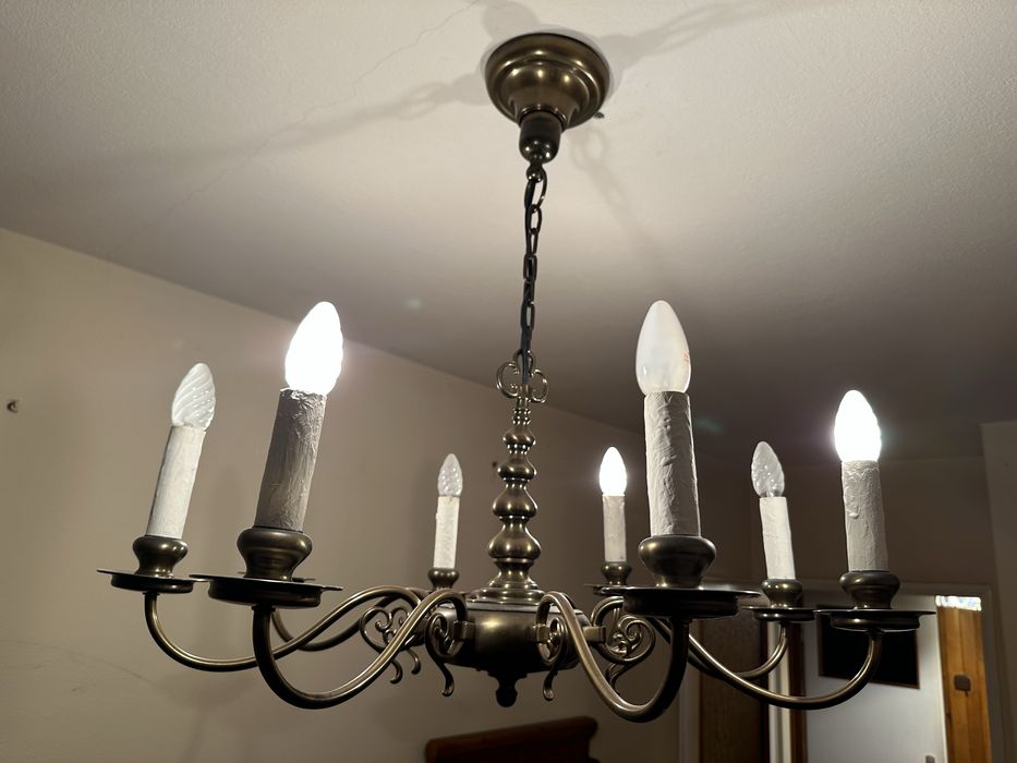 Antyk żyrandol ciekawy