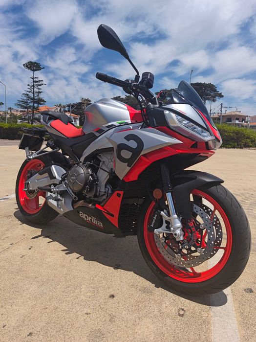 Aprilia Tuono 660