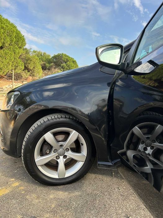 Carro impecável sempre bem estimado
