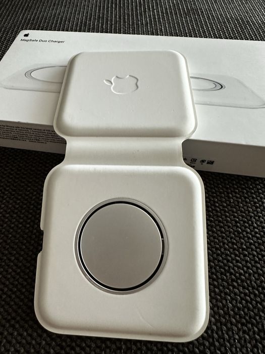 Зарядний пристрій Apple MagSafe Duo Charger: 2 500 грн. - Зарядные