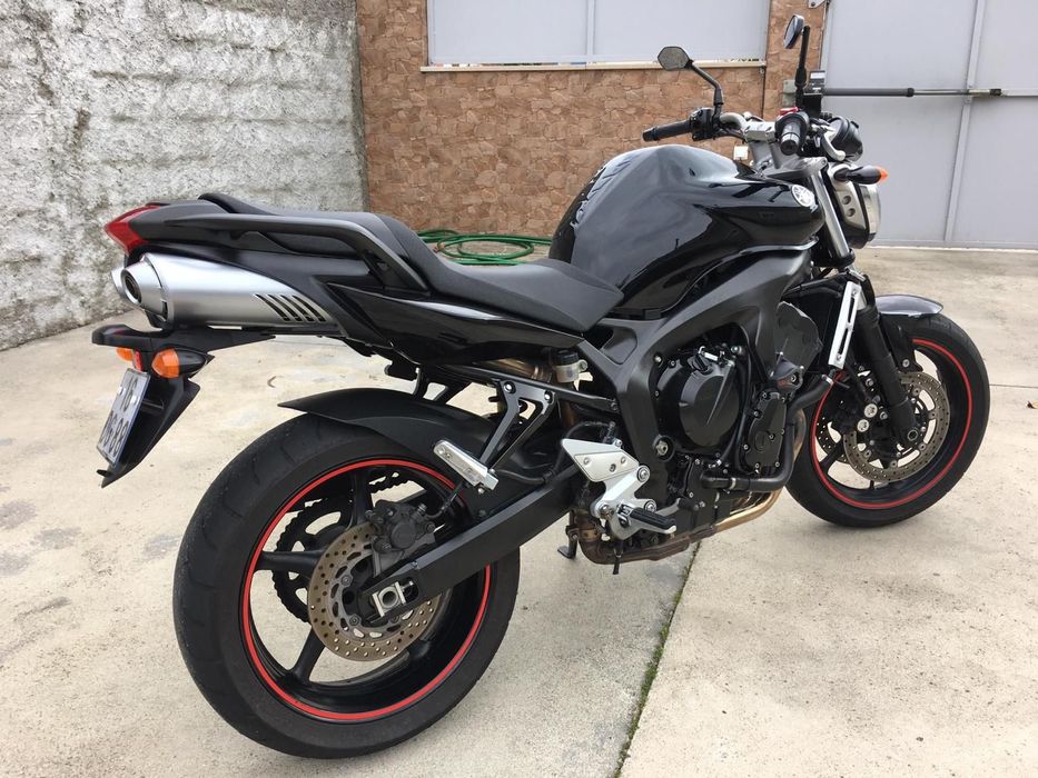 Moto Yamaha FZ 600