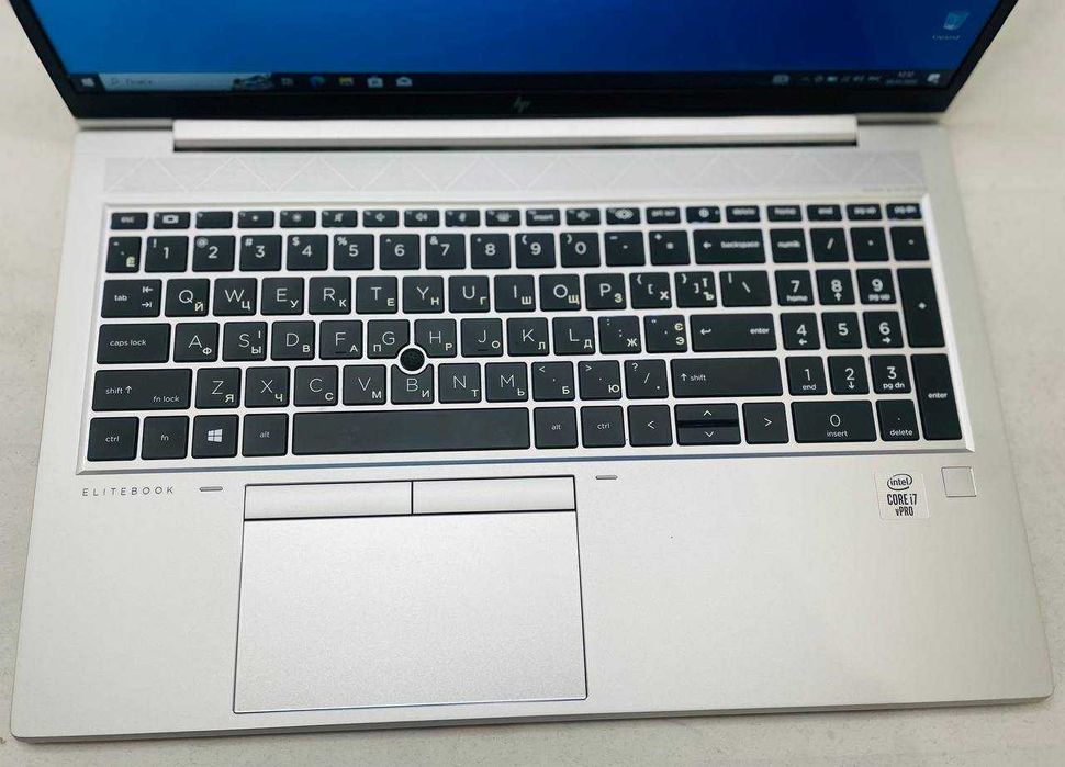 Ноутбук НР 450 G7 / 15.6" FHD IPS / i5-10210U / 8GB DDR4 / 256GB SSD