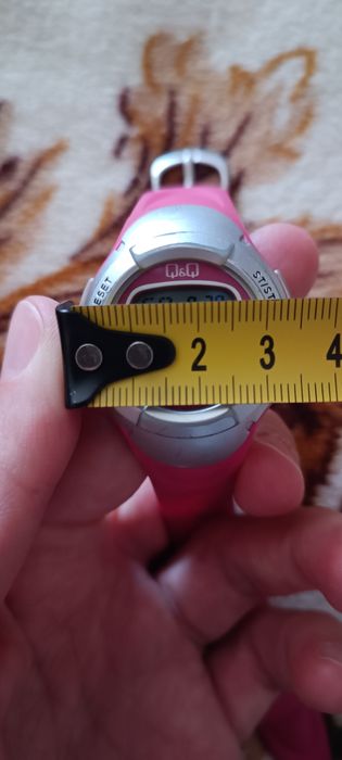 Продам детские часы на девочку QQ
