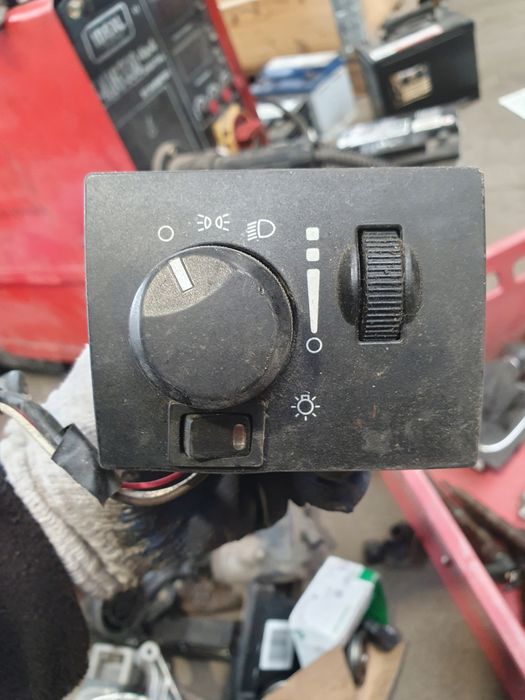 przełącznik włącznik świateł chrysler 300 dodge challenger charg