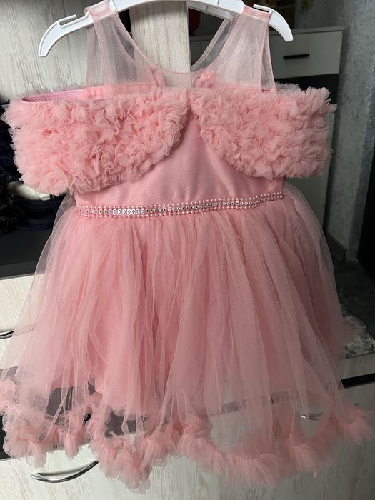 Продам сукню на 1 рік