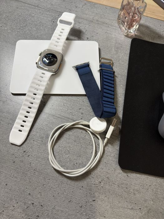 Apple Watch Ultra 1 49 mm АКБ 92% Titanium Зарядний кабель та Два ремінця