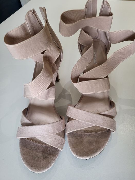 Szpilki pudrowy róż rozmiar 39