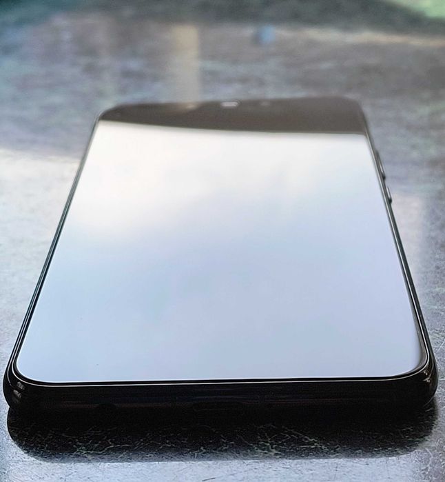 Telefon komórkowy Huawei Mate 20 lite. Smartfon