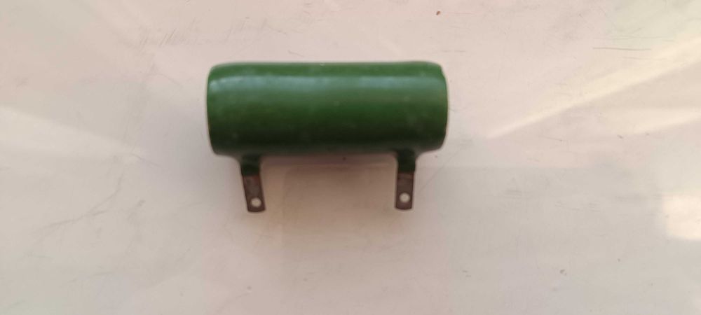 Резистори С5-35В-100 82Ом;1,8_2,2 кОм;С5-25 3,9кОм;ПЭВР-50 200Ом;ПЭВ25