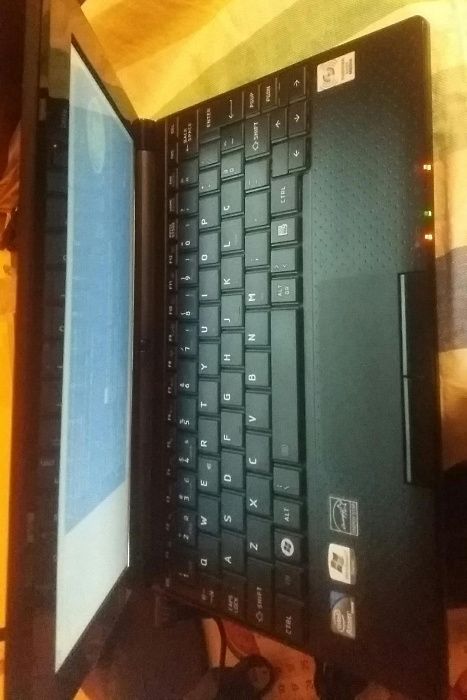 Para venda um Portátil Toshiba NB500-108