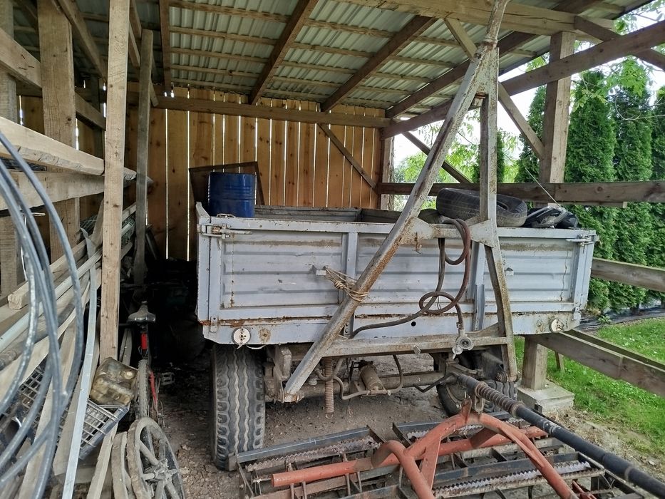 Sprzedam przyczepę autosankę czterotonową