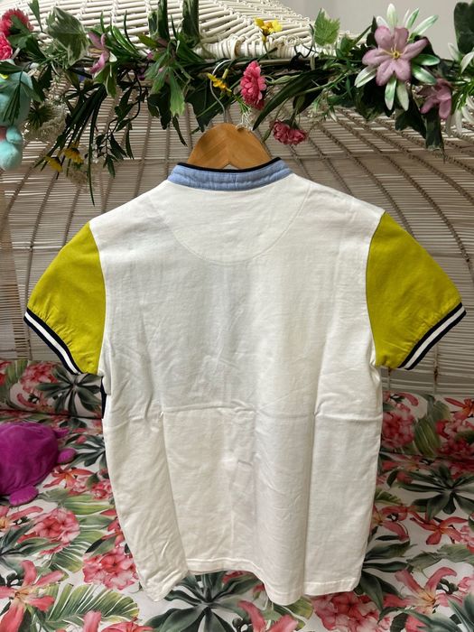 Polo colorido para rapaz