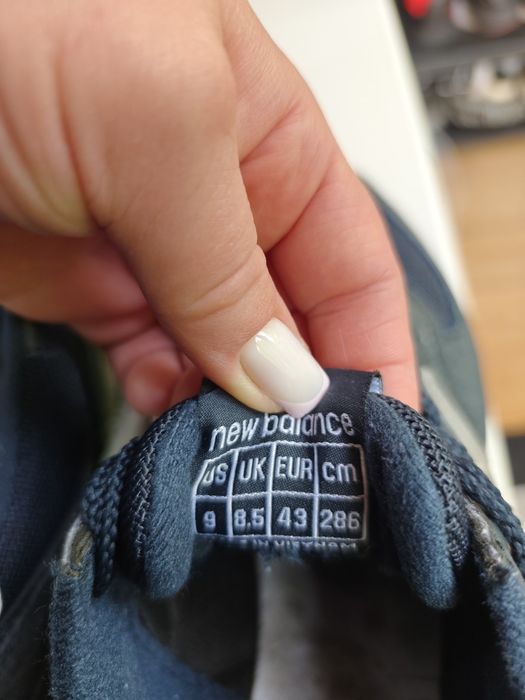 Продам кросівки 43р
