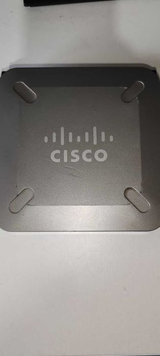 Switch Cisco SG100D-08. 8-Port Gigabit Switch