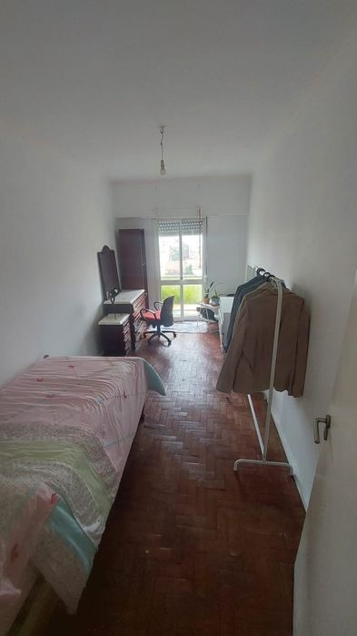 Quarto para arrendar