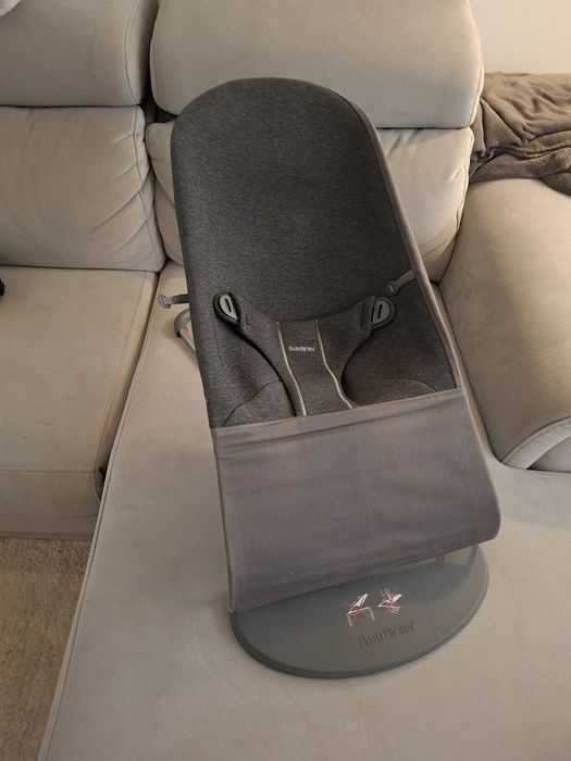 Espreguiçadeira BabyBjörn Balance Soft – Cinzento Escuro