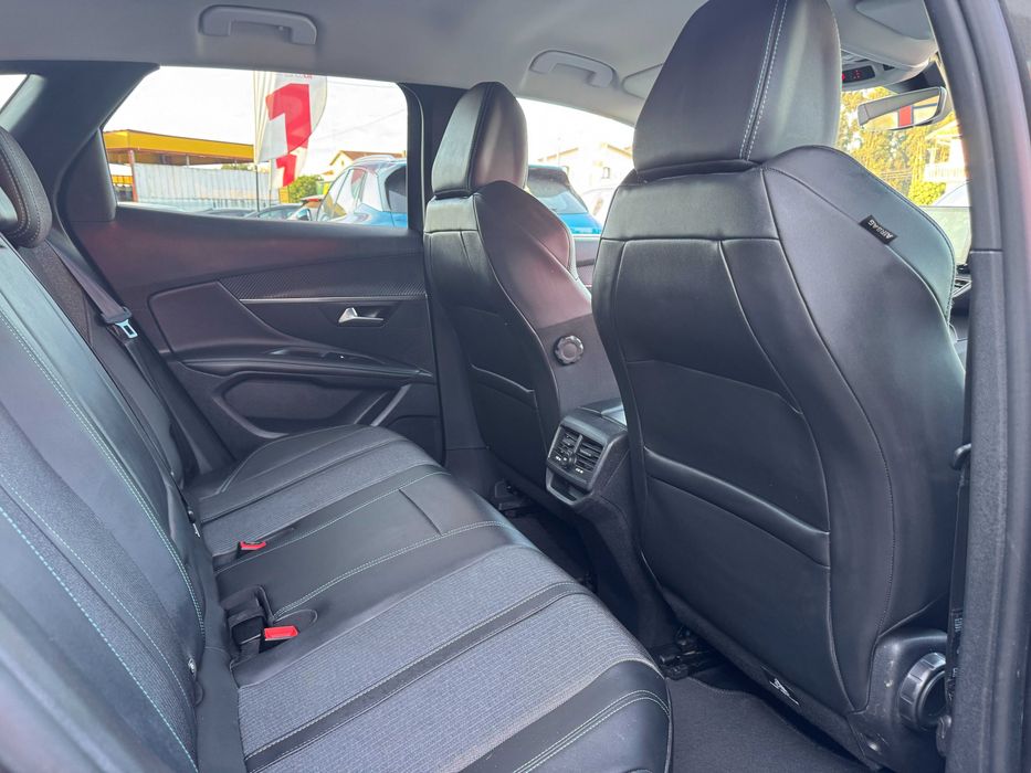 Peugeot 3008 1.6 Hybrid Allure Pack e-EAT8