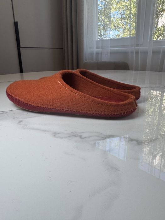 Тапки з натурального войлока.