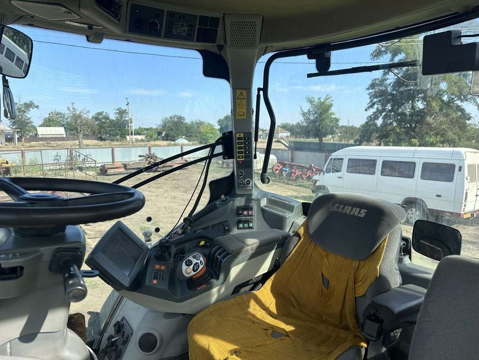 Трактор CLAAS AXION 930