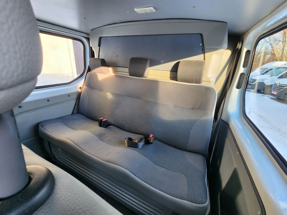 Опель Віваро 2011 рік, 2,0 дизель, 84 квт.Оригінальний вантажо-пасажир