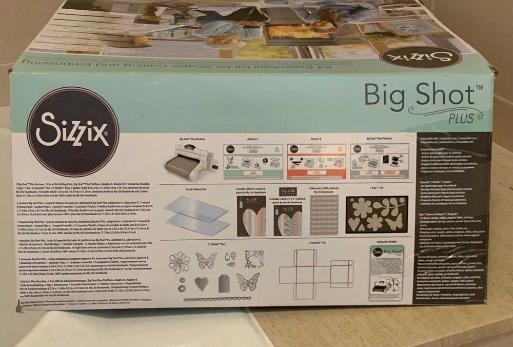 Sizzix Big Shot Plus com vários moldes
