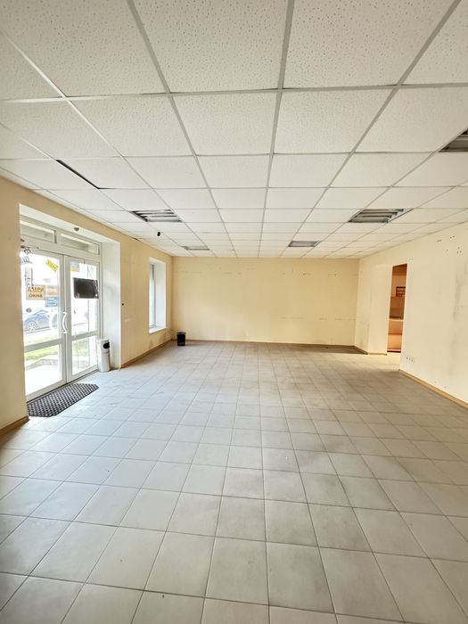 Орерда приміщення 72,3 м.кв, червона лінія, фасад