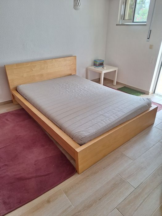 Cama de casal com colchão