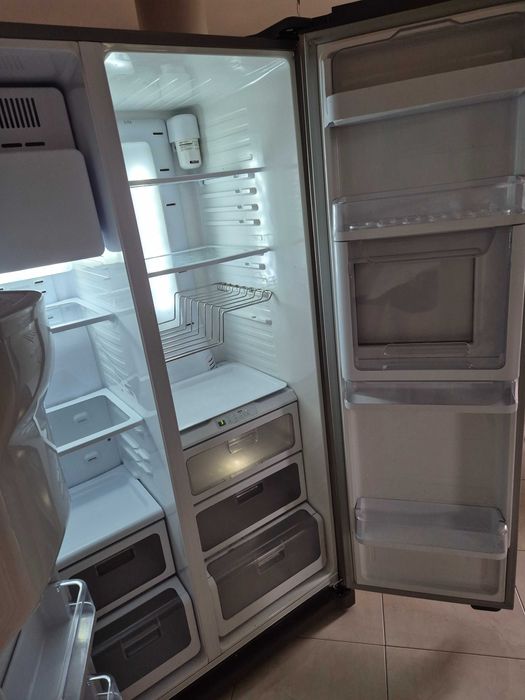 Lodówka Samsung Side by Side w całości lub na części