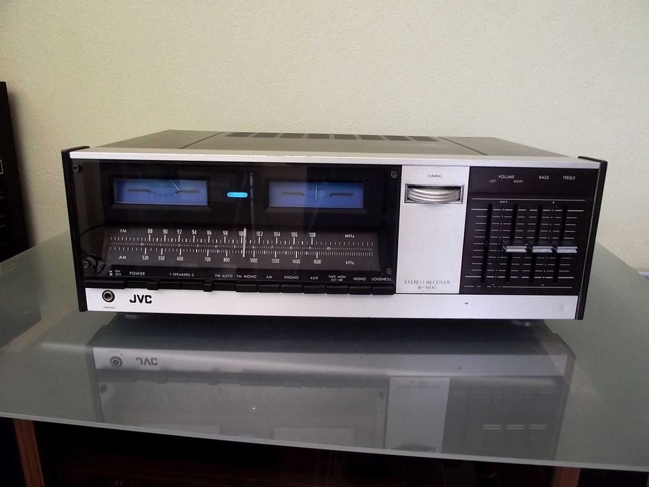 - VINTAGE - JVC model JR-S100 - Japan