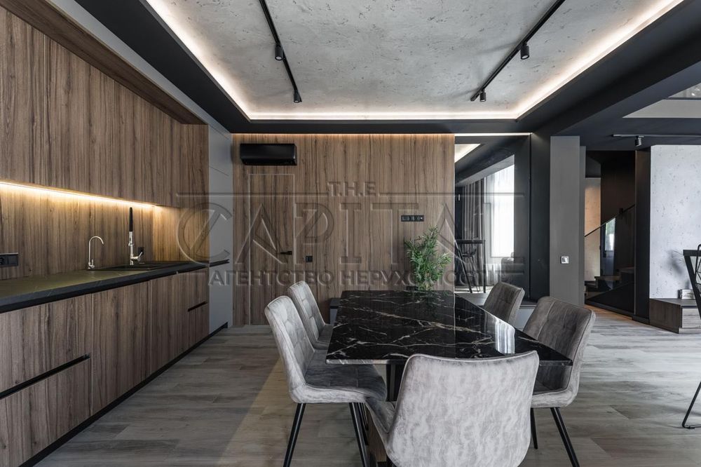 Пропонується в оренду сучасній сімейний будинок у Княжичах 190м2